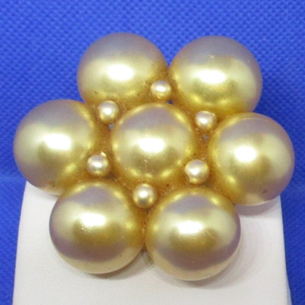 1940s LUCITE Pearl Bead Champaign FLOWER Brooch